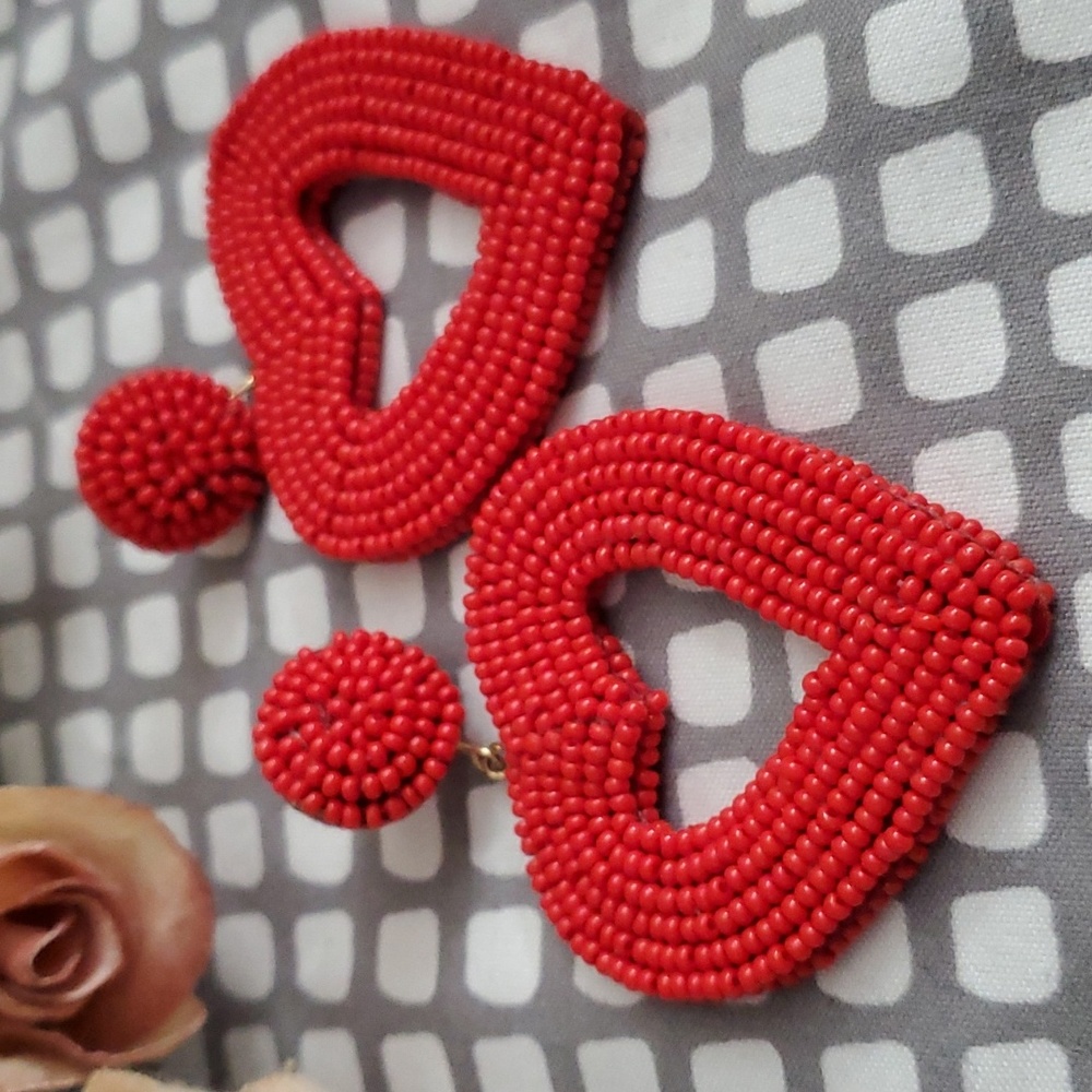 Piper K Handcrafted Seedbead Heart Earrings - Picture 5 of 8